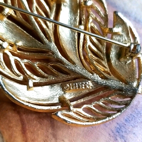 Vintage Signed LISNER Goldtone Leaf Brooch - Picture 11 of 15